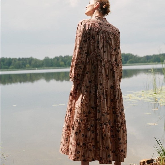 Red Camel Printed Floral Stripe Poplin Midi Dress - Picture 2 of 13